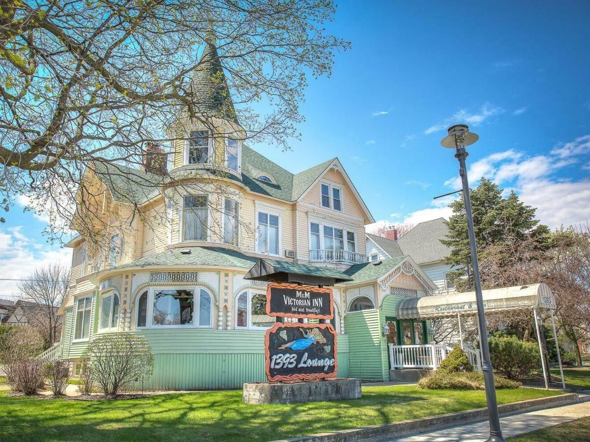 M&M Victorian Bed And Breakfast Marinette Buitenkant foto